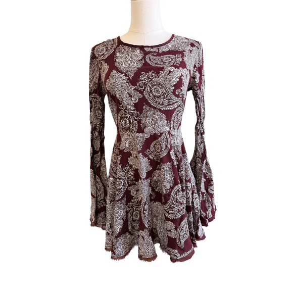 Ecote Dresses & Skirts - Ecote Burgundy Paisley Bell Sleeve Mini Dress Size 2 Boho Open Back Tie